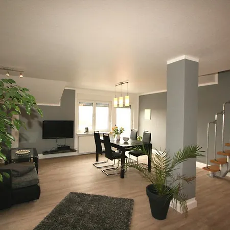 Ferienwohnung-carmen-mit-balkon-2 *